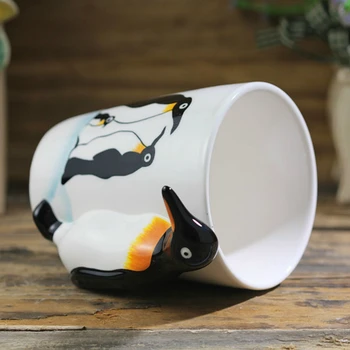 Yaratıcı El-boyalı hayvan seramik fincan Sevimli penguen kahve fincanı 3D karikatür hediye kupa Kişilik kolu Çocuk doğum günü hediyesi 3
