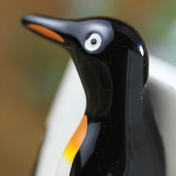 Yaratıcı El-boyalı hayvan seramik fincan Sevimli penguen kahve fincanı 3D karikatür hediye kupa Kişilik kolu Çocuk doğum günü hediyesi 5