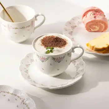 250ml Avrupa Tarzı çiçek çayı Fincan Tabağı İle Seramik Kahve Kupa seti Çift Kahvaltı süt kupası Tatlı Tabağı İsıya Dayanıklı