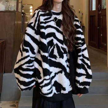 Kazak Zebra Desen Kış Artı Kadife Kalınlaşmış Kuzu gibi Peluş yuvarlak Boyun Kazak Harajuku Tarzı Gevşek Ceket Ceket Kazak
