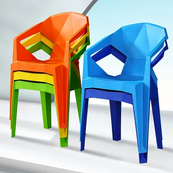 Veranda Modern Sandalyeler Tasarımcı Plastik Ergonomik Mutfak Alanı Tasarrufu Benzersiz yemek sandalyeleri Kol Dayama Şezlong dış mekan mobilyası