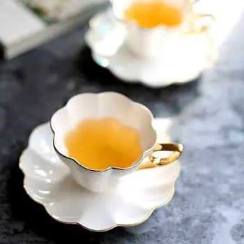 Yüksek dereceli boyalı seramik çay bardağı öğleden sonra seti İngilizce kırmızı kahve ve çay tabağı Avrupa tarzı