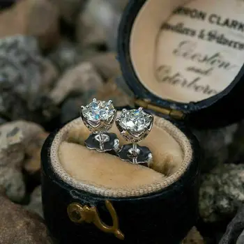 Klasik Gümüş Renk Kalpler ve Oklar AAA + Kübik Zirkonya düğme küpe Kadınlar için En Kaliteli düğün takısı 2