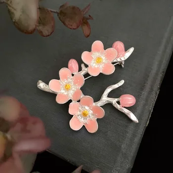 2020 En Moda ışık Şeftali Çiçeği Damla Emaye Vintage Fransız Sözleşmeli Broş Lüks Mizaç Pin Kız Arkadaşı Göndermek için 